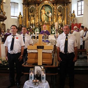 Nadbiskup Kutleša predvodio sprovodnu misu i obrede za preminulog vlč. Milana Pavleka